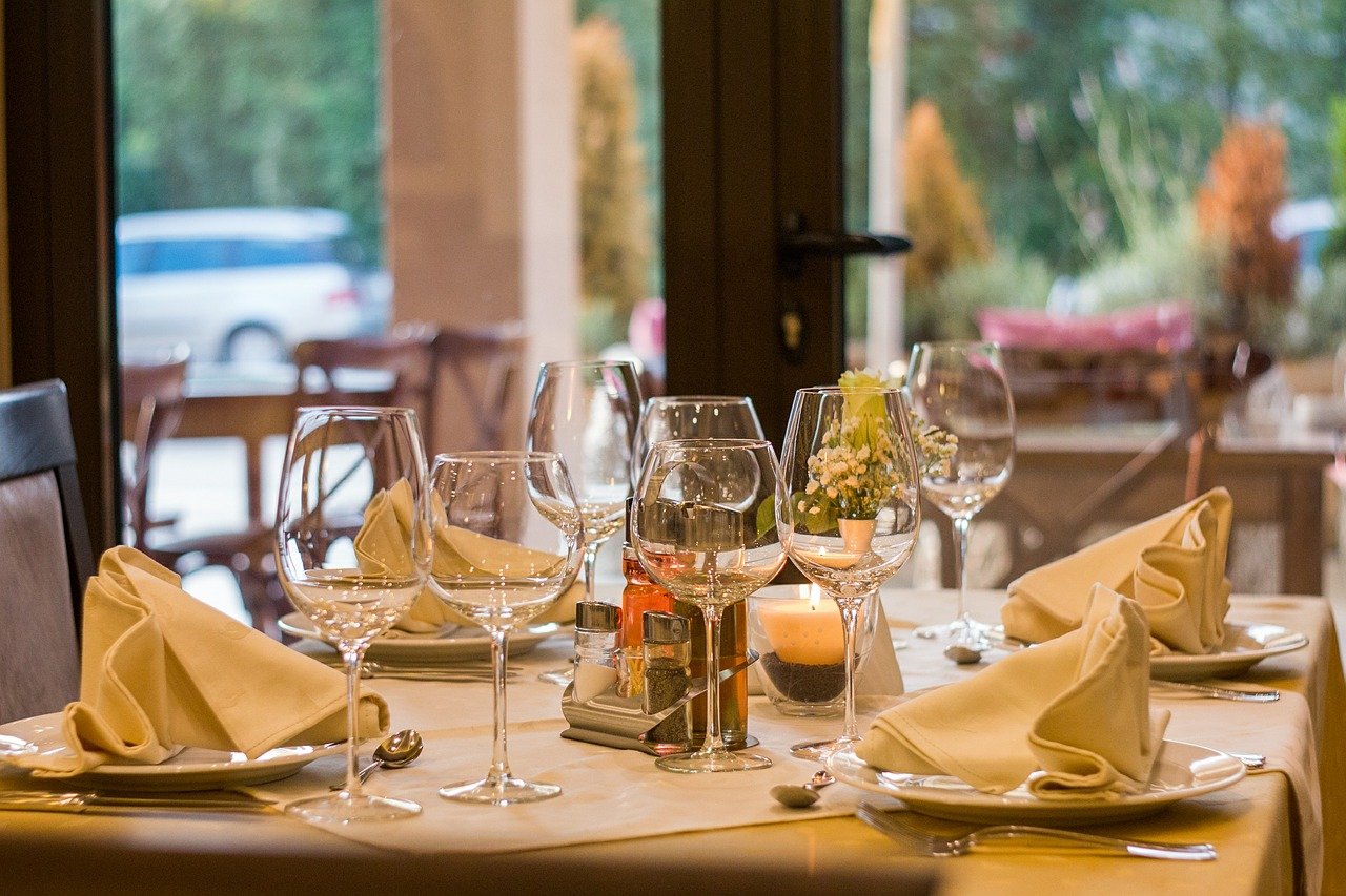 Habillez et sublimez vos tables avec des nappes de restauration